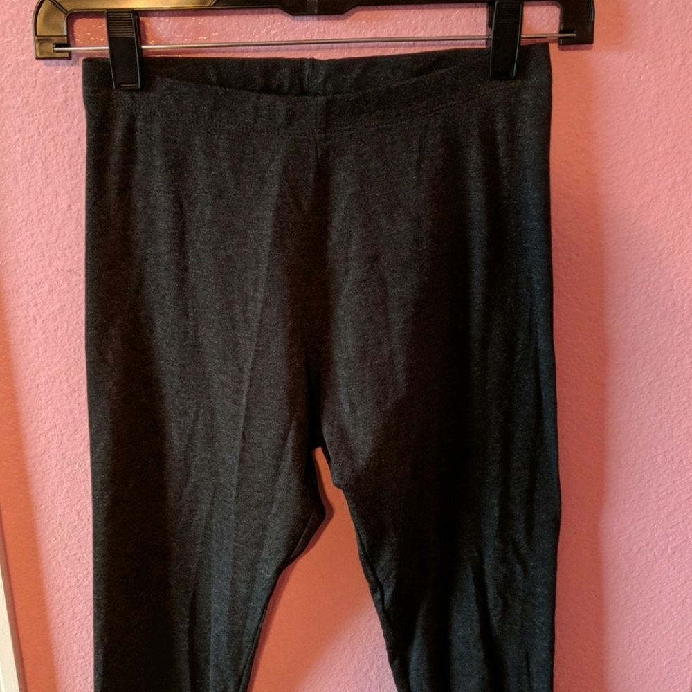 dark grey leggings